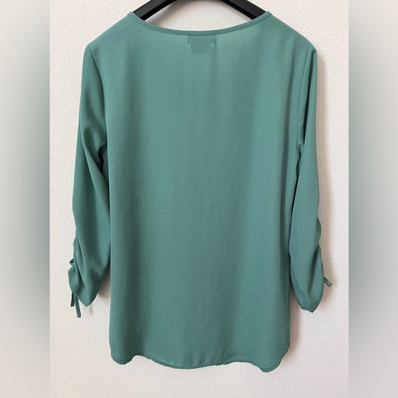 Van Heusen 3/4 Sleeve Top Size XXS - Picture 2 of 5